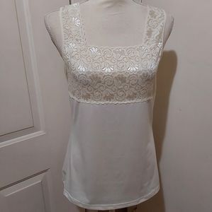 🌺 NWOT Cinema Etoile Cami Style Blouse